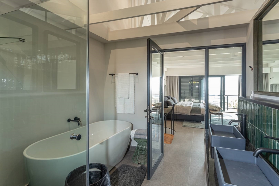 2 Bedroom Property for Sale in Green Point Western Cape
